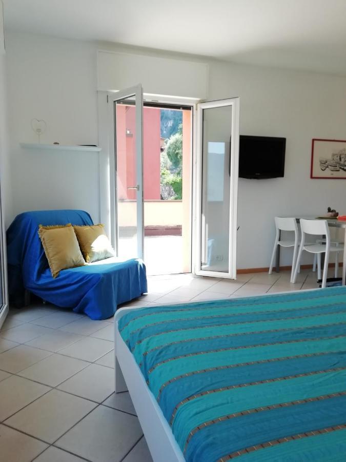 Lake & Castle View Apartment Riva del Garda Bagian luar foto