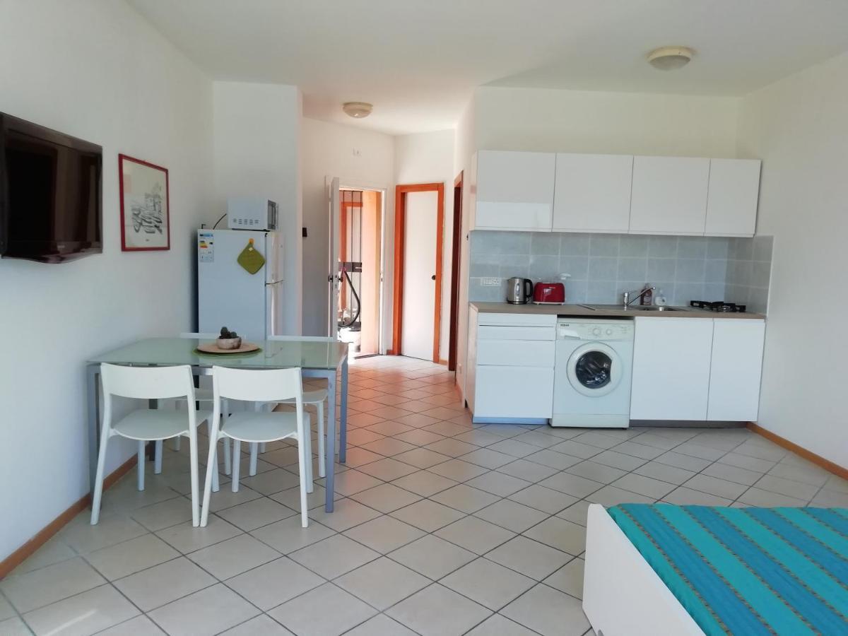 Lake & Castle View Apartment Riva del Garda Bagian luar foto